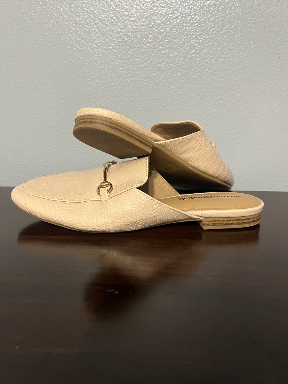 Amazon Essentials Cream Croc-Embossed Slip-On Mules with Gold Bit